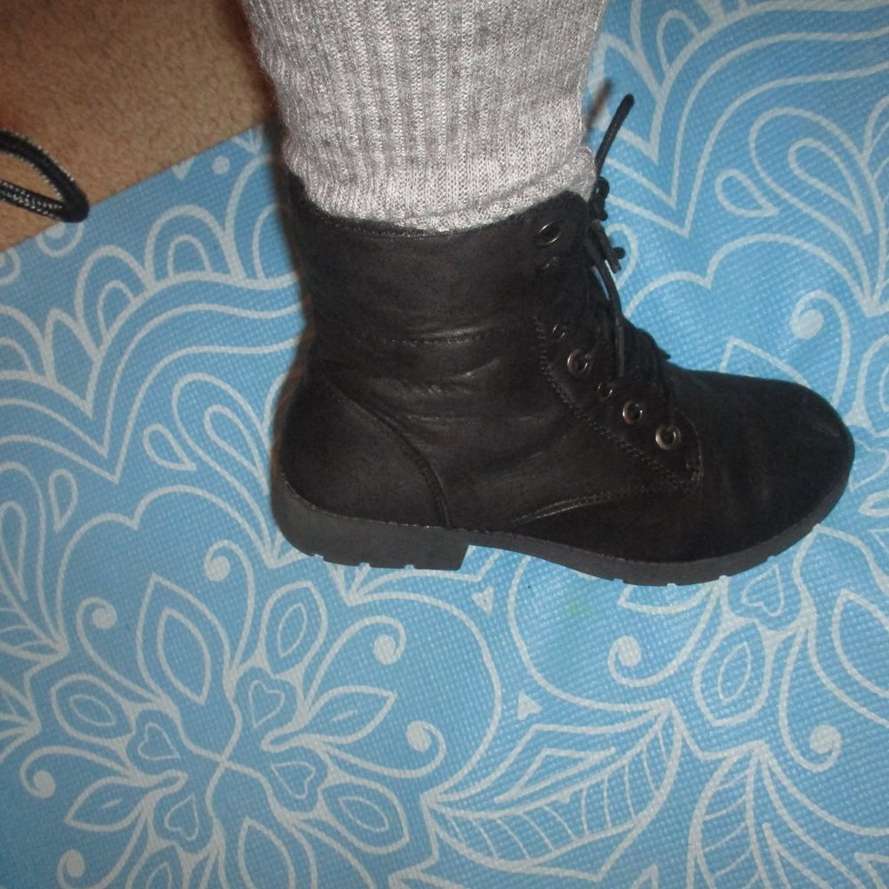 combat boots - Picture 3 of 5